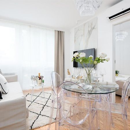 Glam & Modern By Cooee Apartments Варшава Экстерьер фото