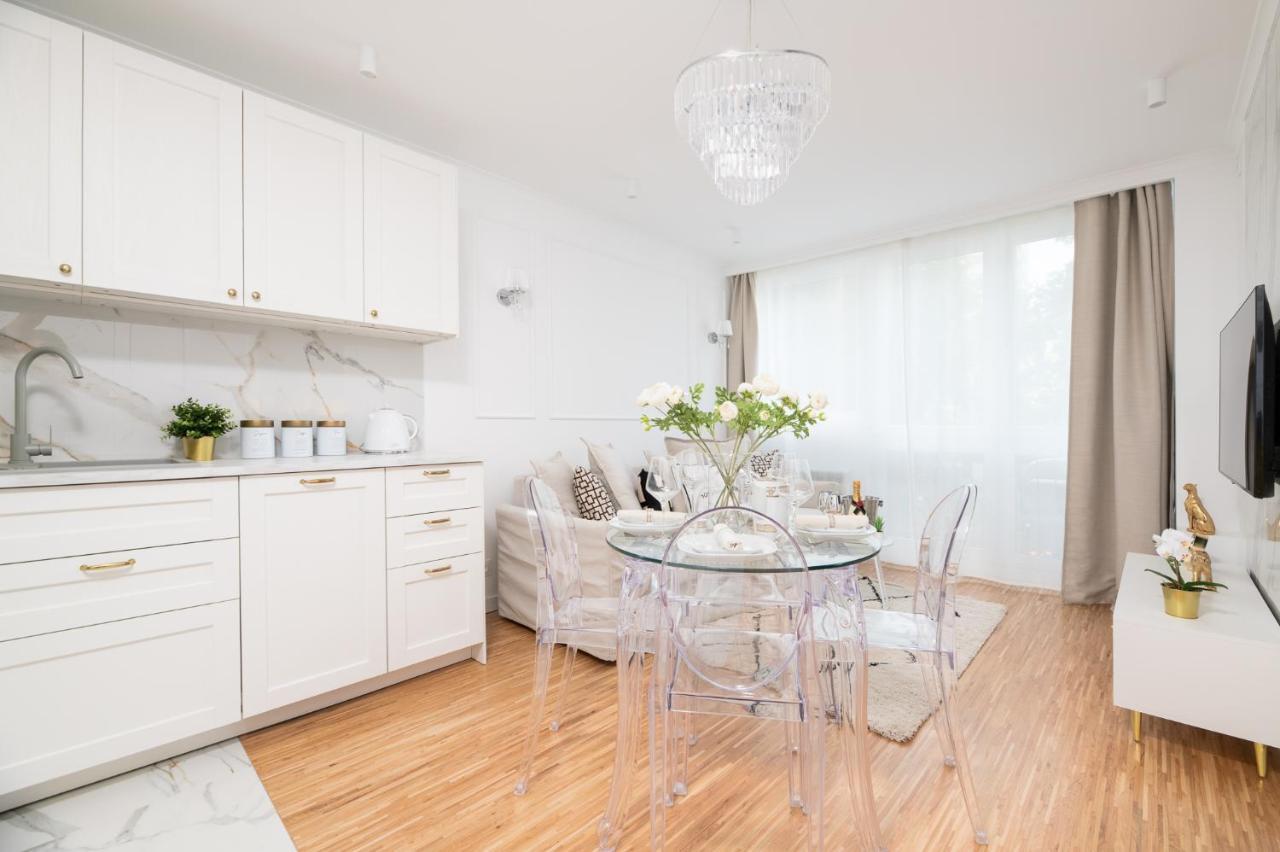 Glam & Modern By Cooee Apartments Варшава Экстерьер фото
