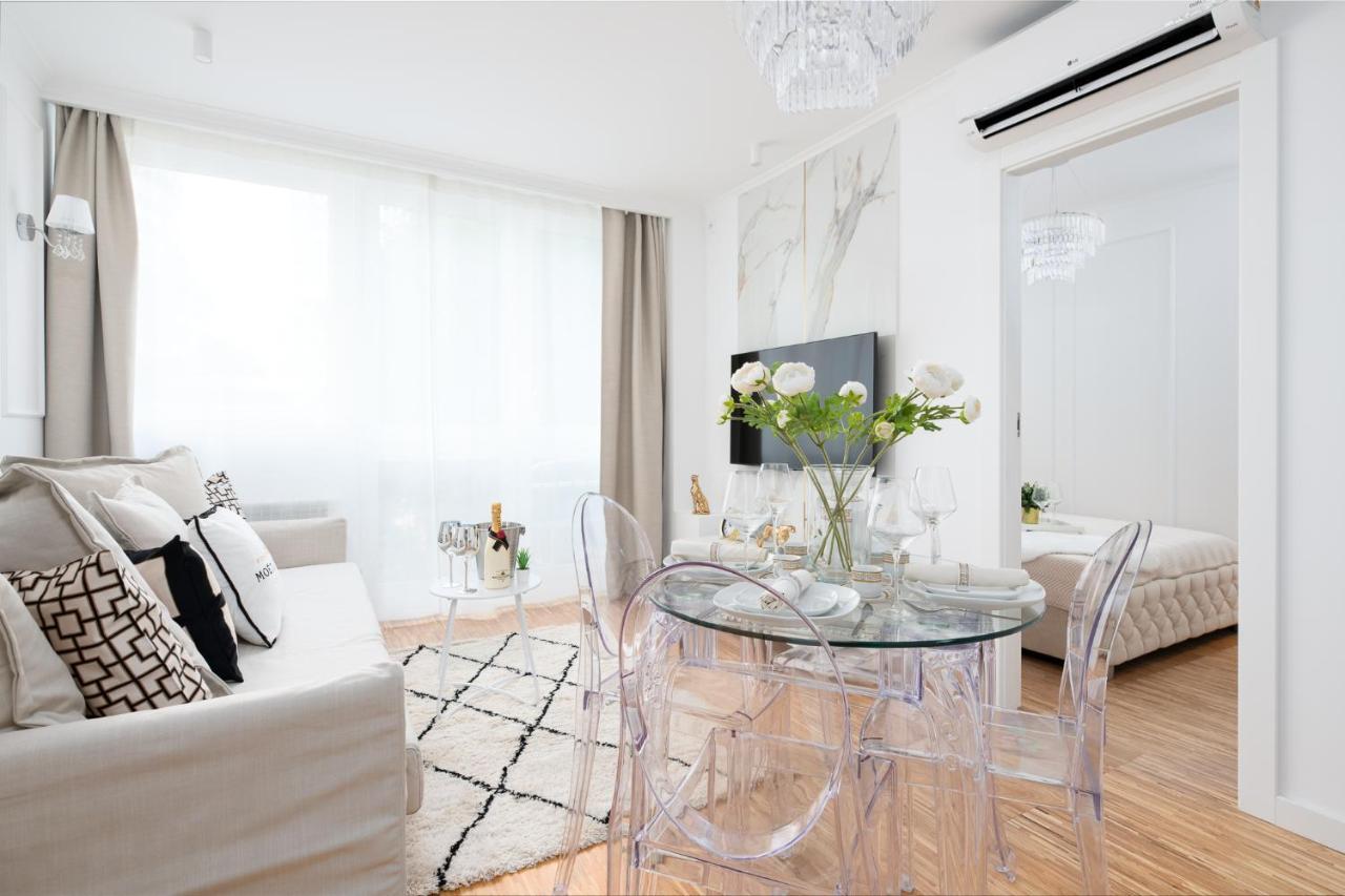 Glam & Modern By Cooee Apartments Варшава Экстерьер фото