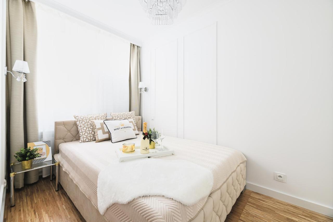 Glam & Modern By Cooee Apartments Варшава Экстерьер фото